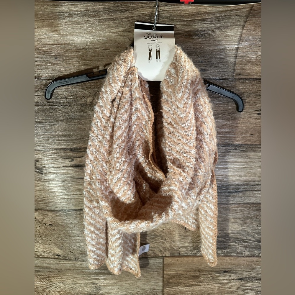 Brand new women’s scarf